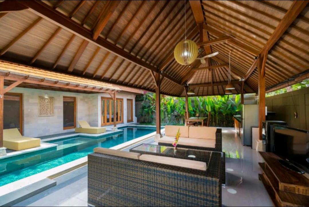 Three Brothers Bungalows & Villas Legian Exterior foto